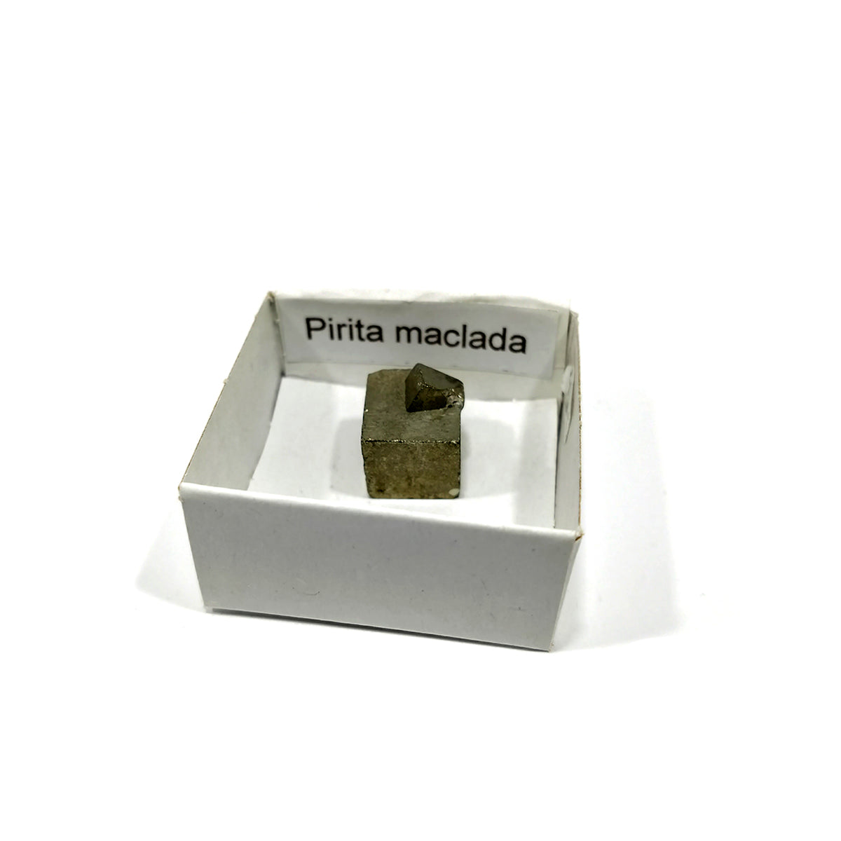 Pirita cúbica maclada