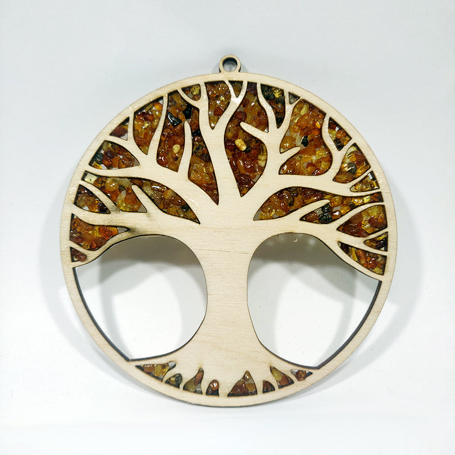Geometry and symbology in wood with amber