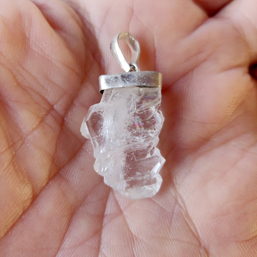 Faden Quartz Pendant