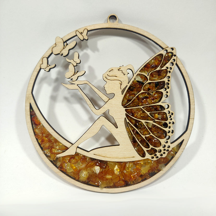 Geometry and symbology in wood with amber
