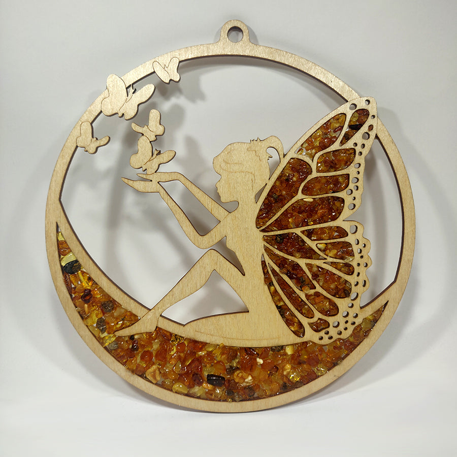 Geometry and symbology in wood with amber