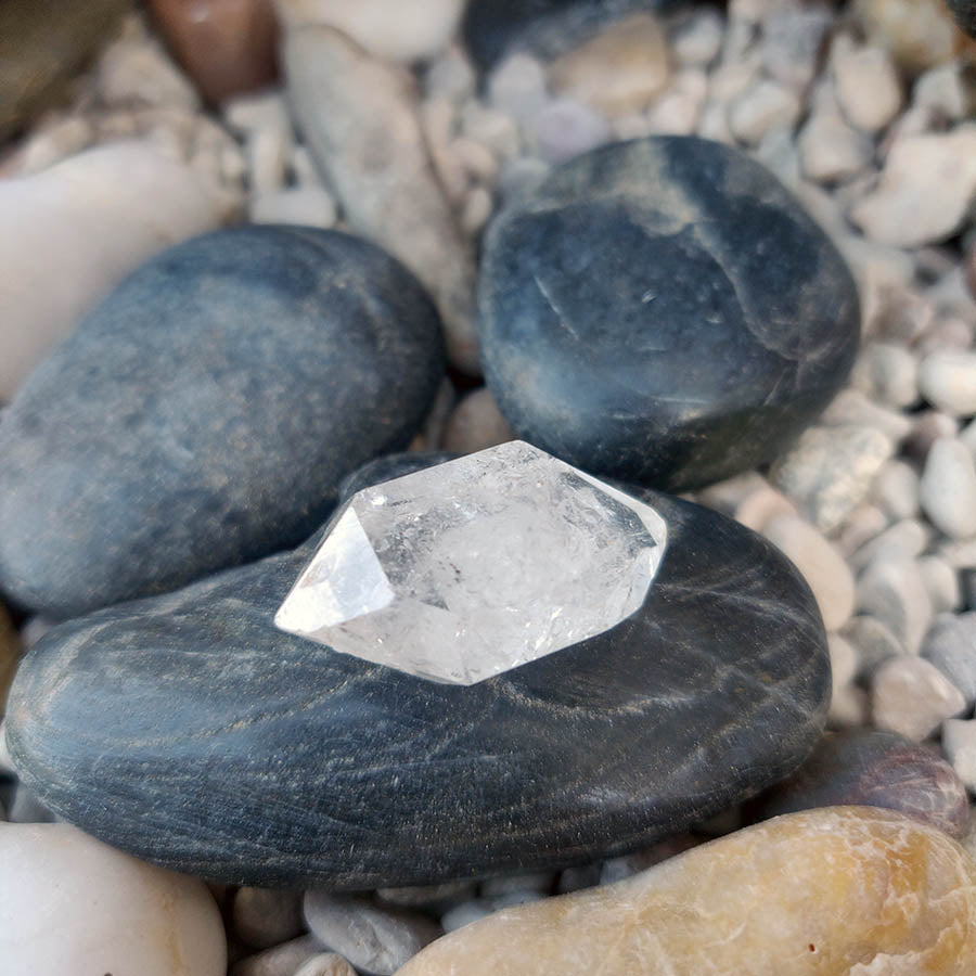 Herkimer quartz or diamond
