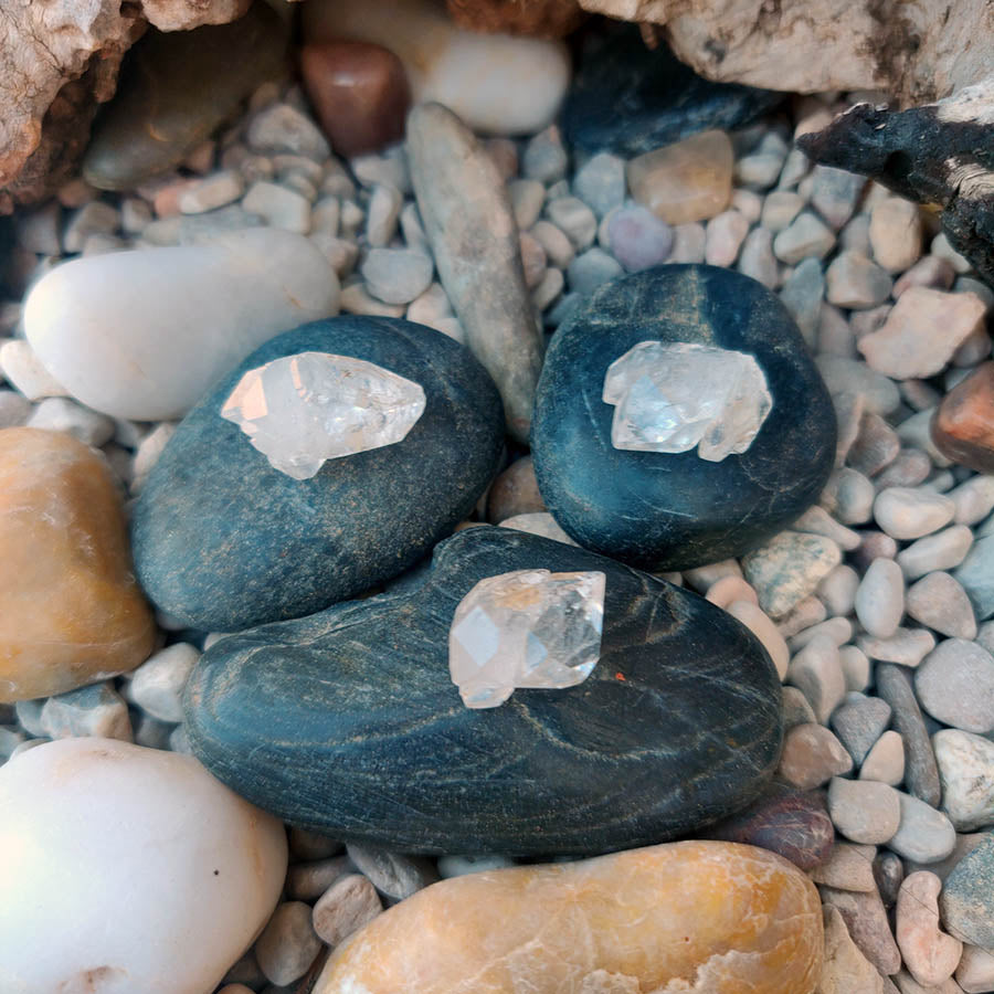 Mini Herkimer quartz or diamond