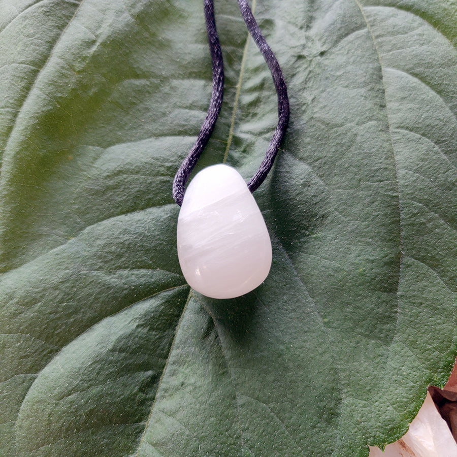 Colgante perita Selenita