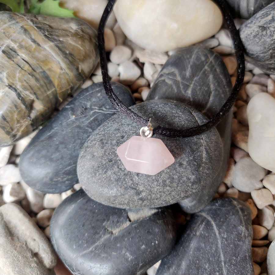 Biterminated tip pendant