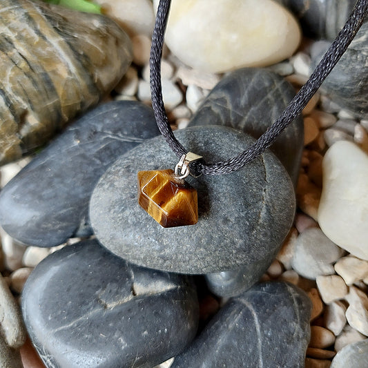 Colgante punta biterminada