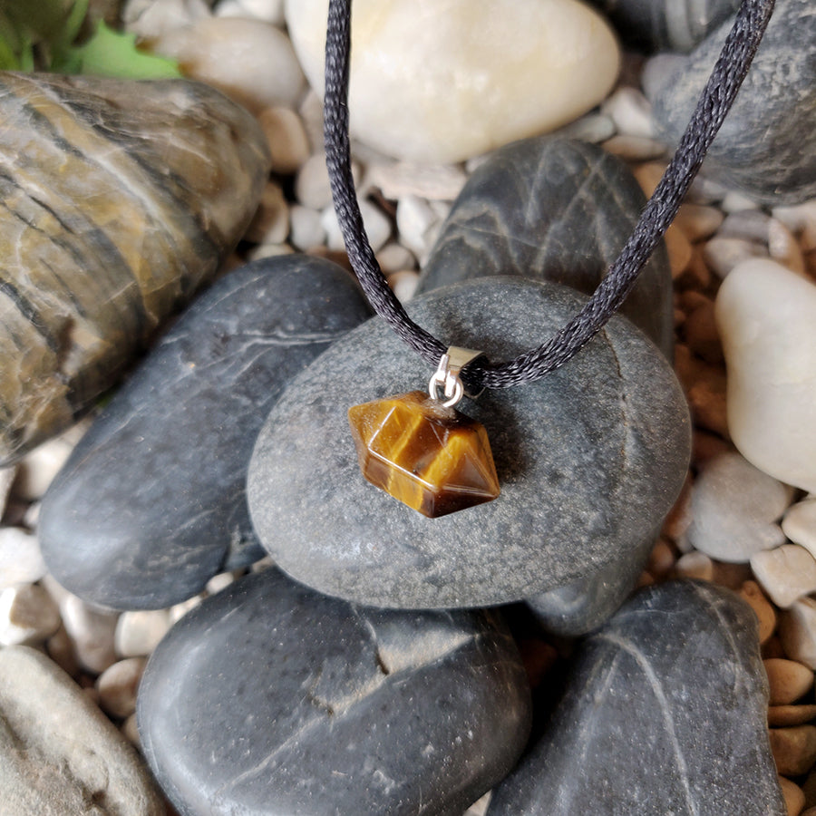 Biterminated tip pendant