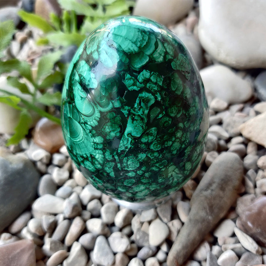 Malachite Egg 67 mm.