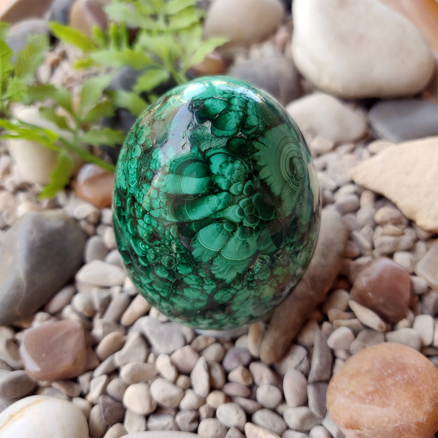 Malachite Egg 67 mm.