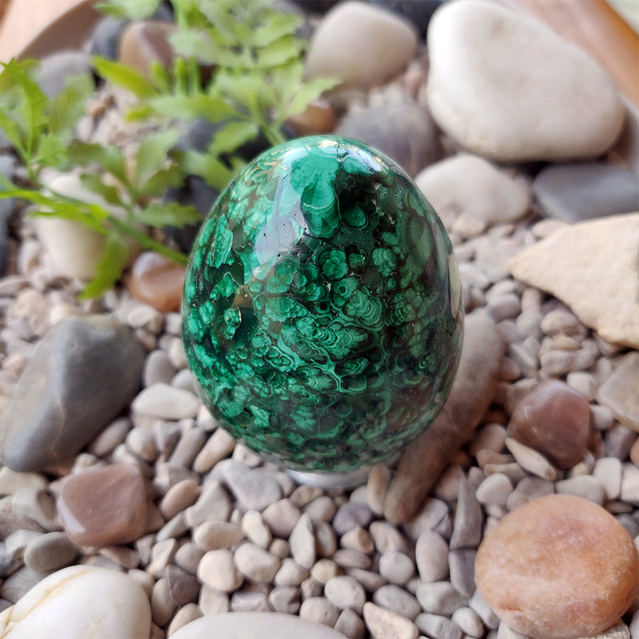 Malachite Egg 67 mm.