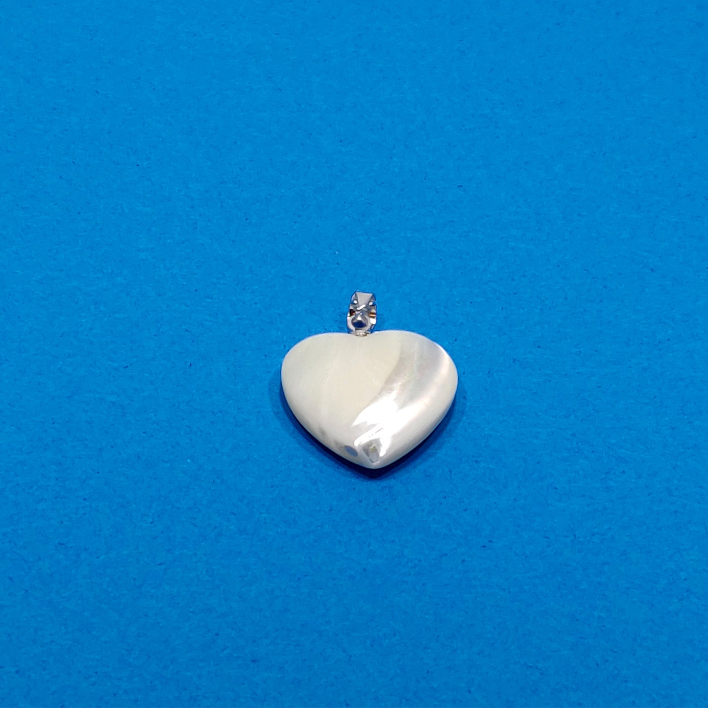 Mother-of-pearl heart pendant