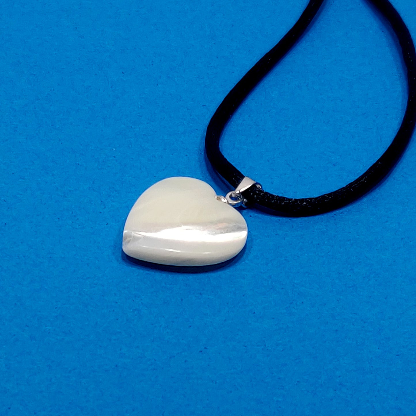 Mother-of-pearl heart pendant