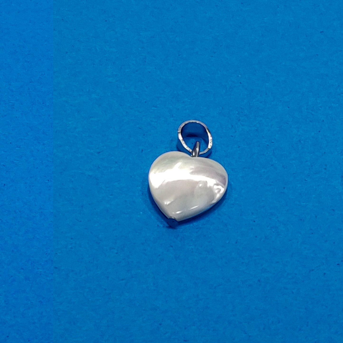 Mother-of-pearl heart pendant