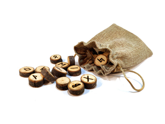 Runas vikingas de madera