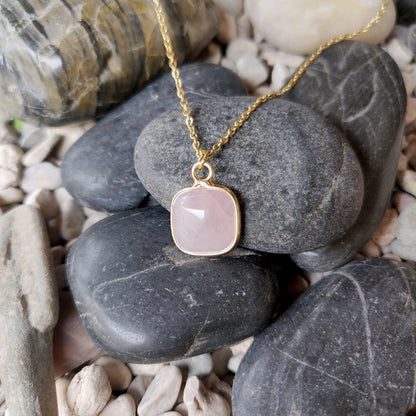 Square cabochon pendant