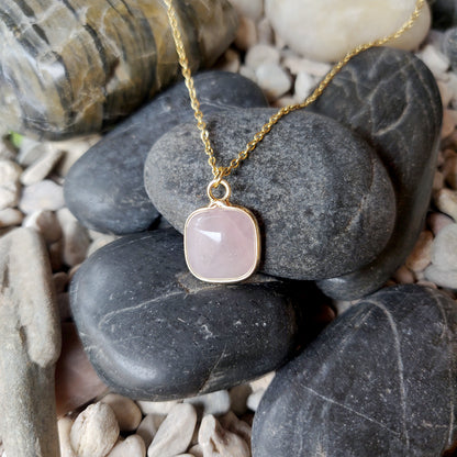 Square cabochon pendant