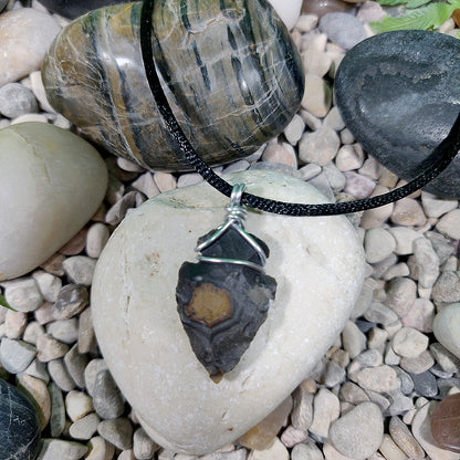 Flint arrowhead pendant