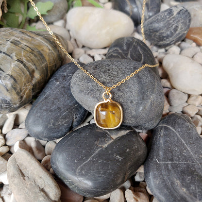 Square cabochon pendant