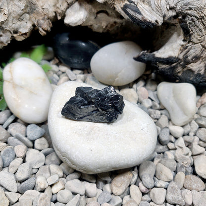 Piedra Shungit Élite pequeña