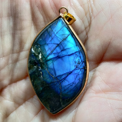 Labradorite Pendant